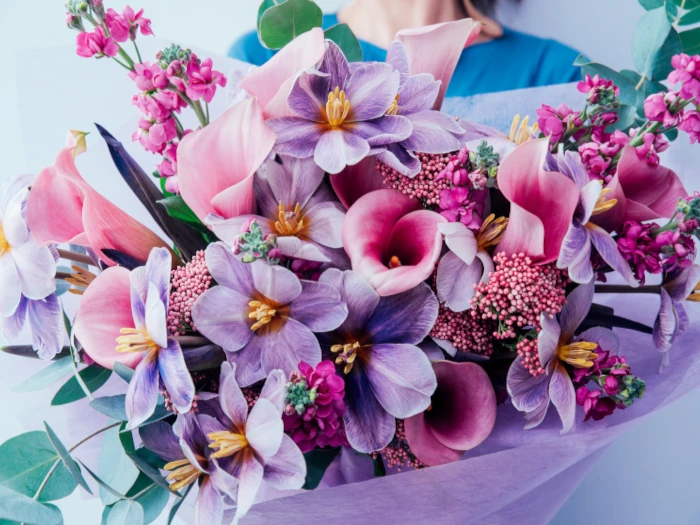 Ramos de flores violetas, lilas y moradas para regalar