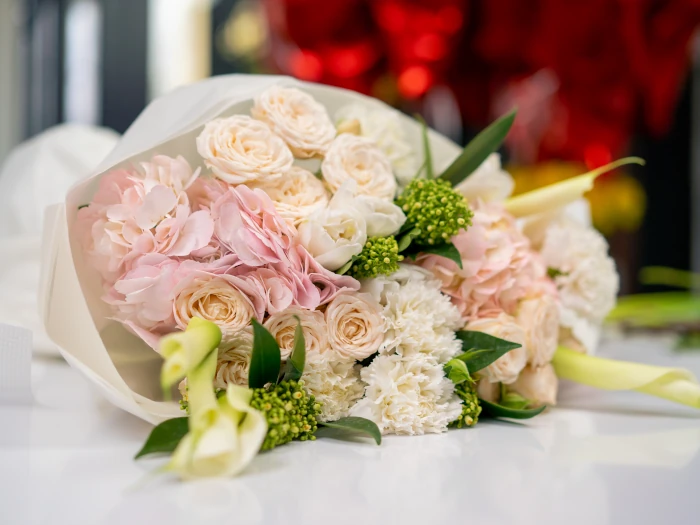 Ramos de rosas blancas naturales al mejor precio