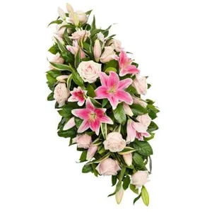 Ir al producto: Cojin funerario de liliums y rosas