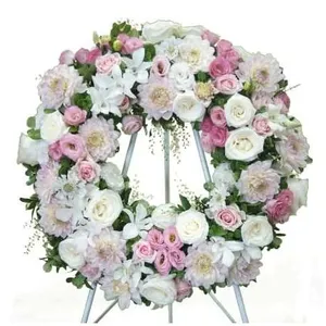Ir al producto: Corona funeraria de rosas y lisuanthus