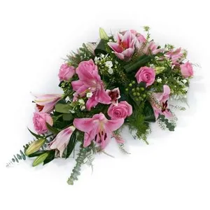 Ir al producto: Cojin de rosas y liliums