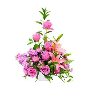 Ir al producto: Centro de rosas liliums y anastasias rosadas
