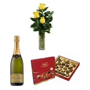 Ir al producto: 3 rosas amarillas con bombones y cava