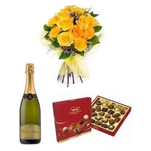 Ir al producto: Ramo de 10 rosas amarillas con bombones y cava