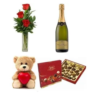 Ir al producto: 3 rosas rojas con osito cava y bombones