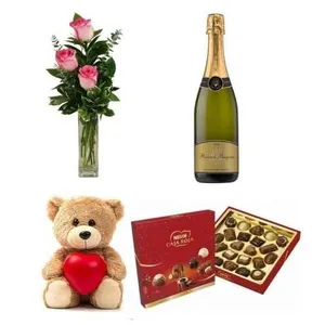 Ir al producto: 3 rosas rosadas con osito cava y bombones