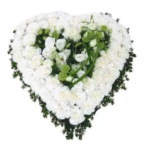 Ir al producto: Corazon funerario de claveles y lisianthus
