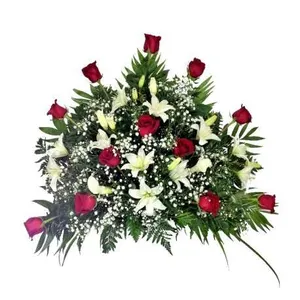 Ir al producto: Centro funerario de rosas y lirios